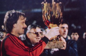 Mitropa cup 1985 Bergreen Anconetani e Giovannelli con la coppa