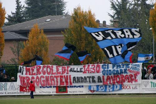 striscione-in-curva